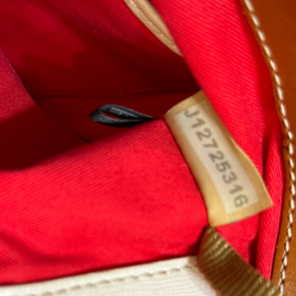 Dooney & Bourke Cream Shoulder Bag EUC - Picture 9 of 12